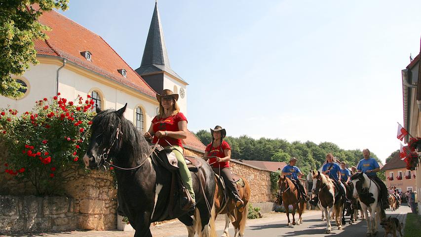 Stephanusritt in Moggast: 76 Reiter huldigen dem Pferdepatron