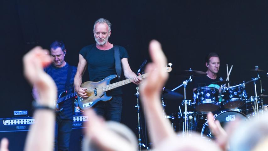 Sting tourt derzeit auf der "My Songs"-Tournee, benannt nach seinem gleichnamigen jüngsten Album, auf dem er seine alten Hits neu interpretiert.