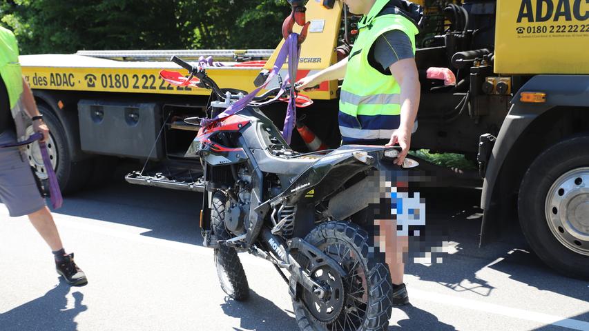 Superbike fährt in Motocross: 55-Jähriger schwebt in Lebensgefahr