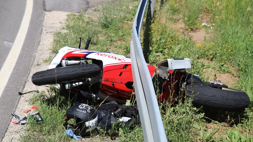 Superbike fährt in Motocross: 55-Jähriger schwebt in Lebensgefahr