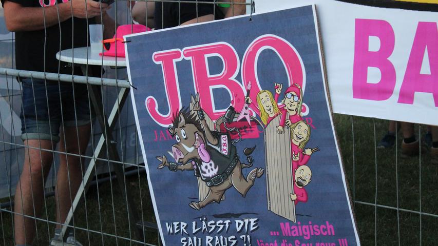 J.B.O. rocken Weingarts zum Jubiläum in Grund und Boden