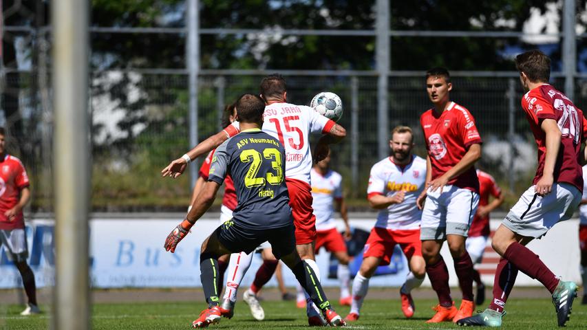 Sommer im Stadion: Der ASV Neumarkt testet gegen Jahn Regensburg