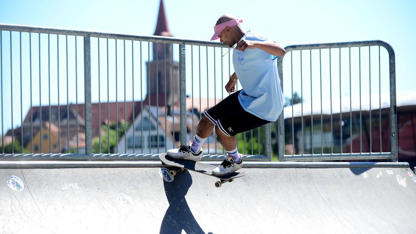 Lässige Stimmung, verrückte Stunts: Das Rollsportfest Fürth bringt Skate-Fans zusammen