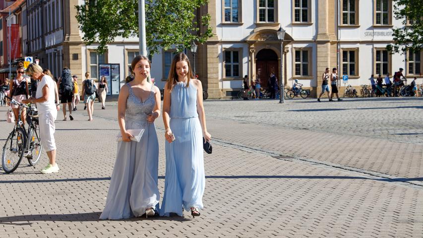 Schicke Roben, gute Stimmung: Erlangen schwitzt beim Schlossgartenfest