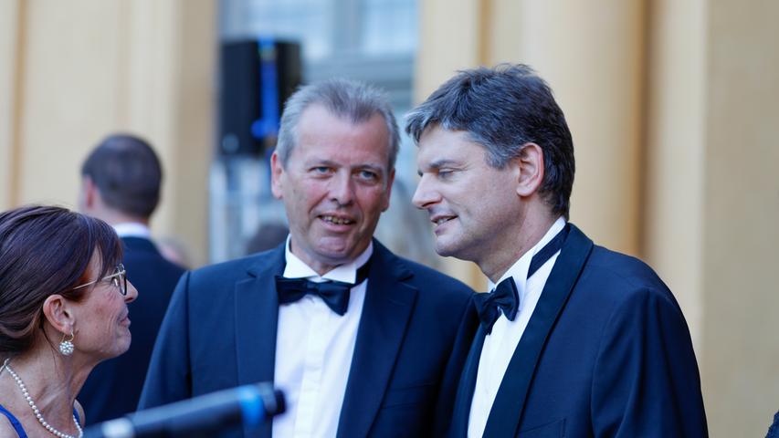 Nürnbergs Oberbürgermeister Ulrich Maly unterhält sich mit FAU-Präsident Joachim Hornegger.