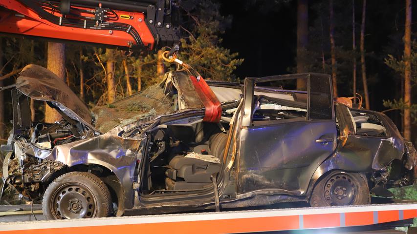VW-Fahrer stirbt bei tödlichem Unfall auf A9 bei Feucht