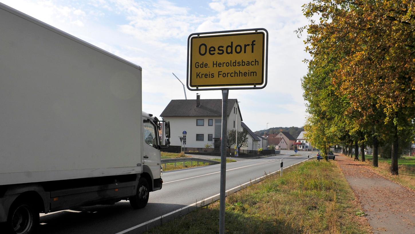 Acht Verletzte nach Unfall bei Oesdorf