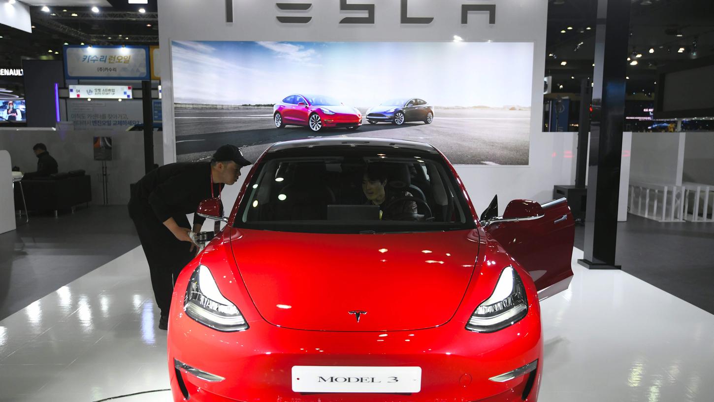 Nach einem deutlichen Einbruch der Nachfrage im ersten Quartal hat sich der Elektroauto-Hersteller Tesla wieder erholt und sogar neue Rekorde gebrochen.