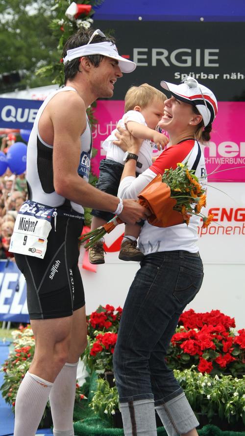 Im Jahr 2009 holte sich Michael Göhner (D, links im Bild) den Sieg bei den Männern mit einer Zeit von 07:55:53. 
