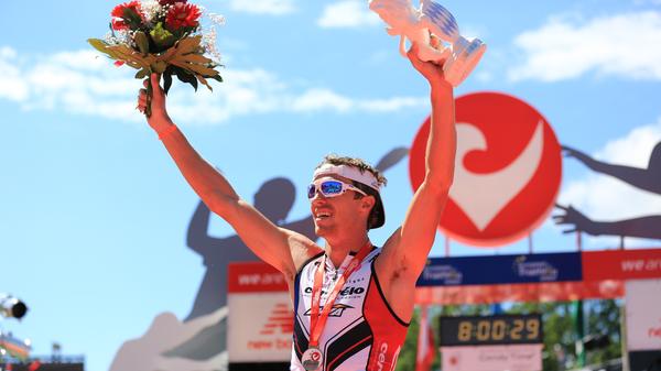 2012 hieß der Sieger bei den Männern James Cunnama (RSA), der mit 07:59:59 nur eine Sekunde unter der magischen Marke von 8 Stunden blieb.