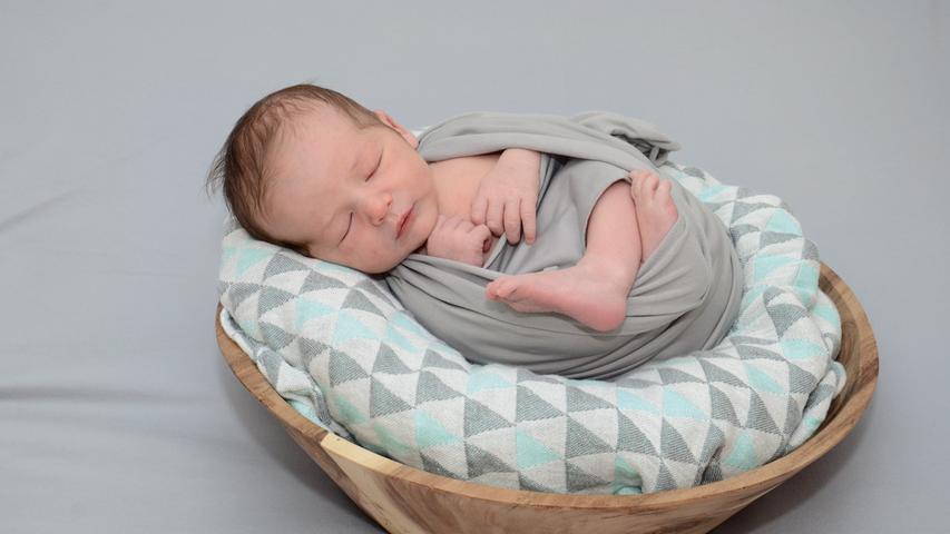 Baby Lukas Finn erblickte am 2. Juli in der Kinik Hallerwiese das Licht der Welt. Bei der Geburt war er stolze 54 Zentimeter groß und wog 3530 Gramm.