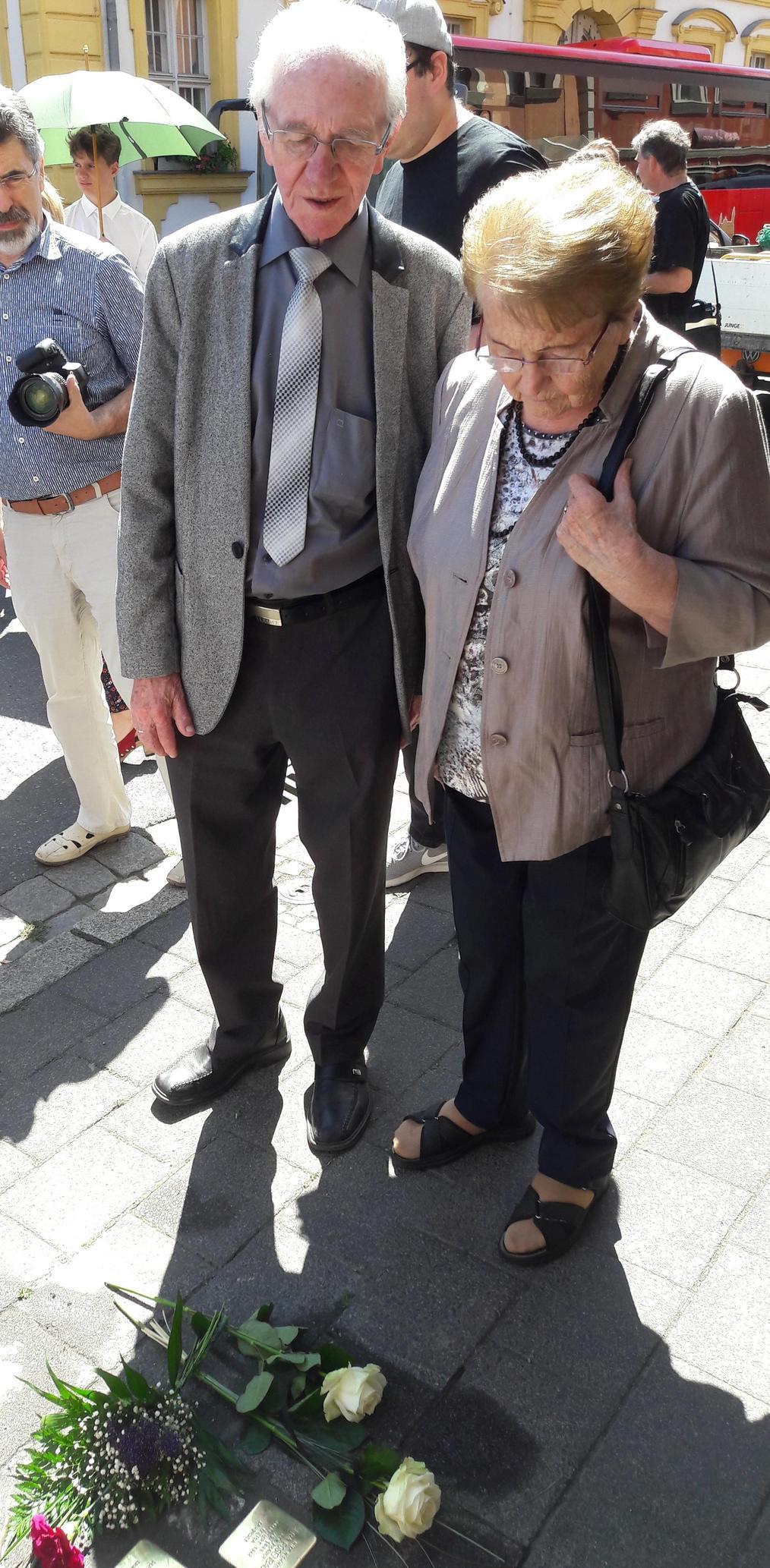 Zeichen gegen das Vergessen: Vier neue Stolpersteine verlegt