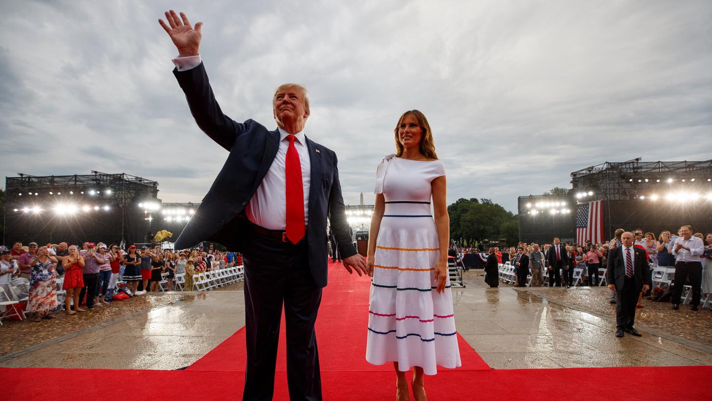Donald und First Lady Melania Trump bei den Feierlichkeiten am Unabhängigkeitstag vor dem Lincoln Memorial.