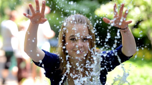 ... sondern wo man sich in einem Armbadebecken (in der Nähe des Gasthauses „Zu den sieben Schwaben“) auch wunderbar erfrischen kann.