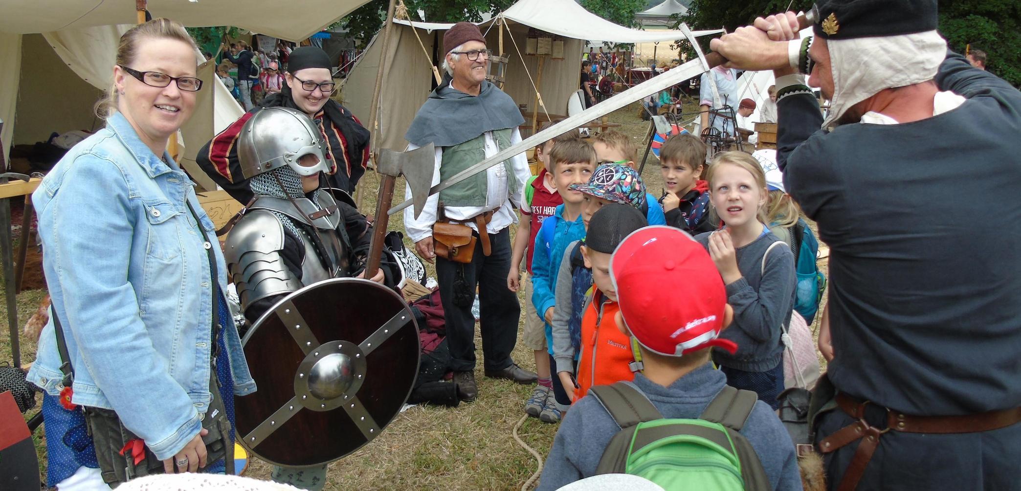 Kinder Tauchen In Muhhausen Ins Mittelalter Ein Muhlhausen Nordbayern De