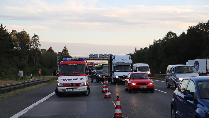 Kreuz Nürnberg: Auffahrunfall mit Lkw auf der A9