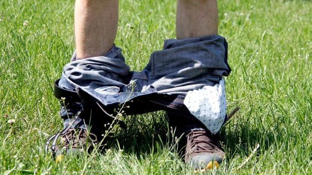 Ein Exhibitionist ist am Sonntag bei der Rezatbrücke in Windsbach aufgetreten (Symbolbild).