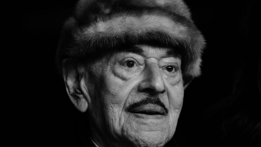 Artur Brauner, einer der erfolgreichsten Filmproduzenten im Nachkriegsdeutschland, ist im Alter von 100 Jahren gestorben. Das teilte seine Familie am 7. Juli mit.