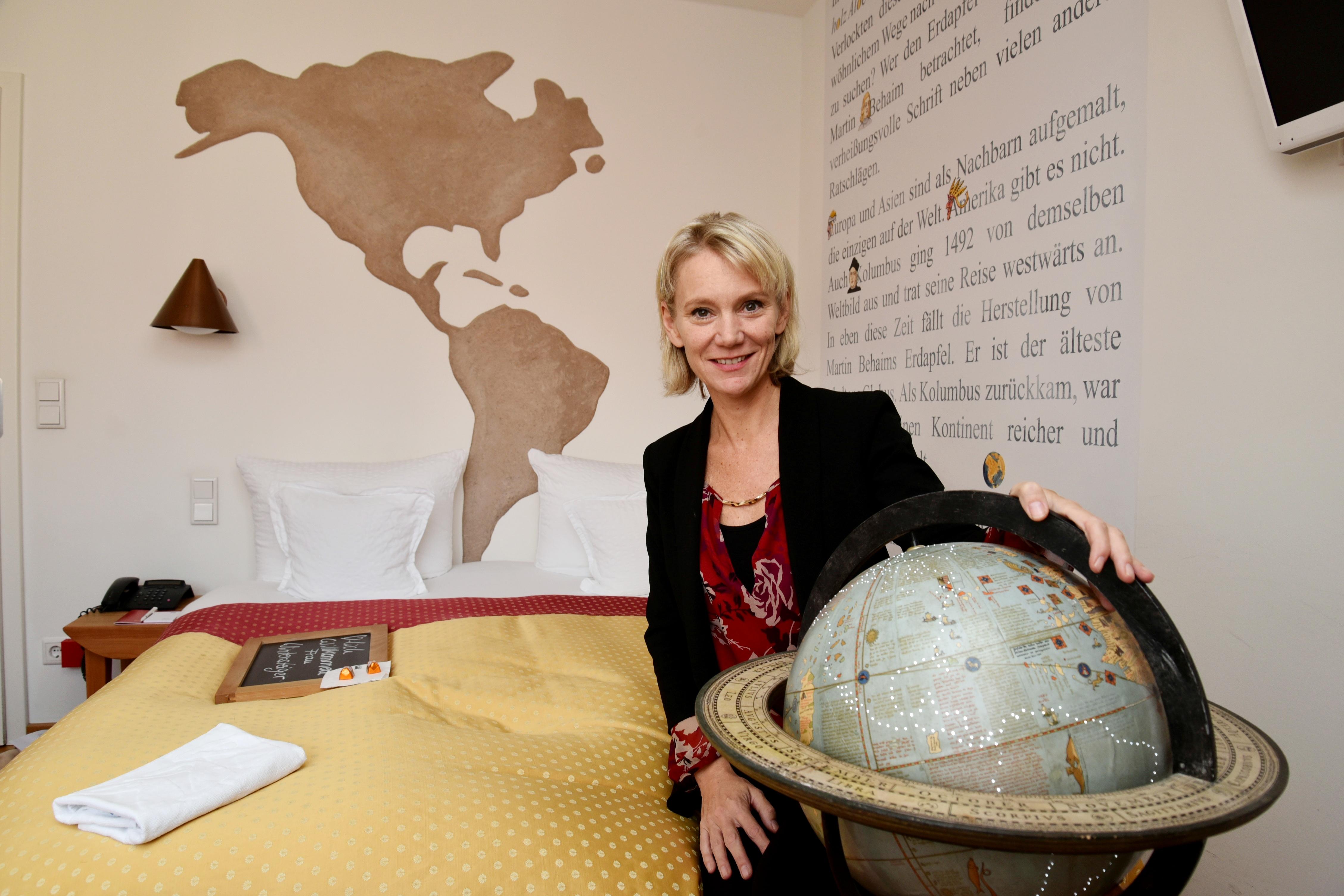 Der Stadtrat Nürnberg besteht aus 70 Mitgliedern. 19 werden 2020 bei der Kommunalwahl nicht mehr kandidieren, so wie Daniela Hüttinger (SPD). Die Chefin des Hotels „Drei Raben“ in Nürnberg ist Funktionärin im Hotel- und Gaststättenverband und obendrein Mutter, sie tritt wegen der Mehrfachbelastung nicht noch einmal an.