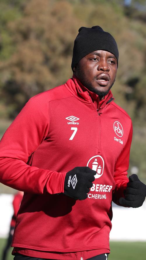 Beim Club hatte Edgar Salli keine Zukunft mehr, sein auslaufender Vertrag wurde in der Noris nicht verlängert. Halli Galli betreibt der Kameruner indes mittlerweile für Sepsi Sfântu Gheorghe in der ersten rumänischen Liga.