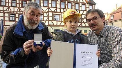Bayern ehrt Fürther Hobbyarchäologen Bayern ehrt Fürther Hobbyarchäologen