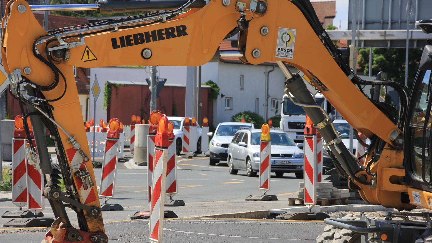 Nun ist das Ende wohl in Sicht: Diesen Monat soll es nun so weit sein, der letzte Akt des Baustellendramas Ludwigbrücke soll kommende Woche über die Bühne gehen.