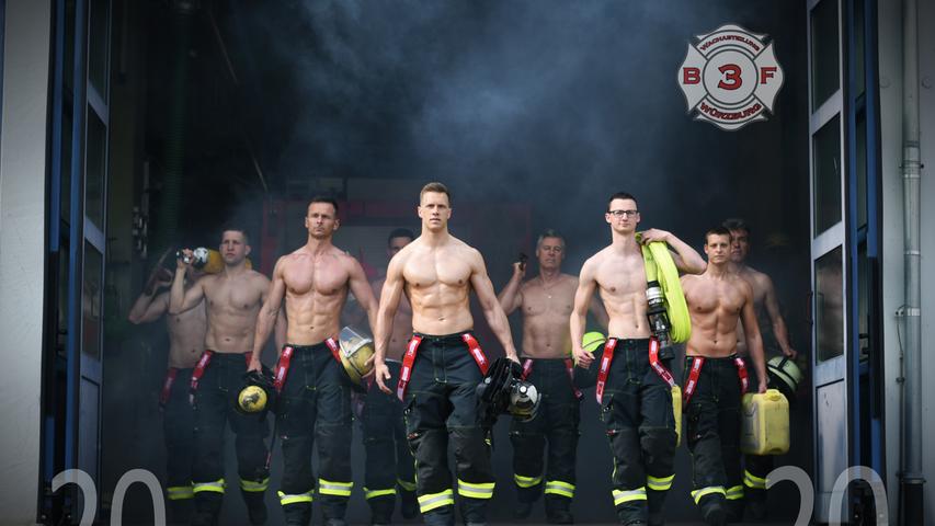 Retter im Kalender: So heiß haben Sie Feuerwehrmänner noch nicht gesehen!