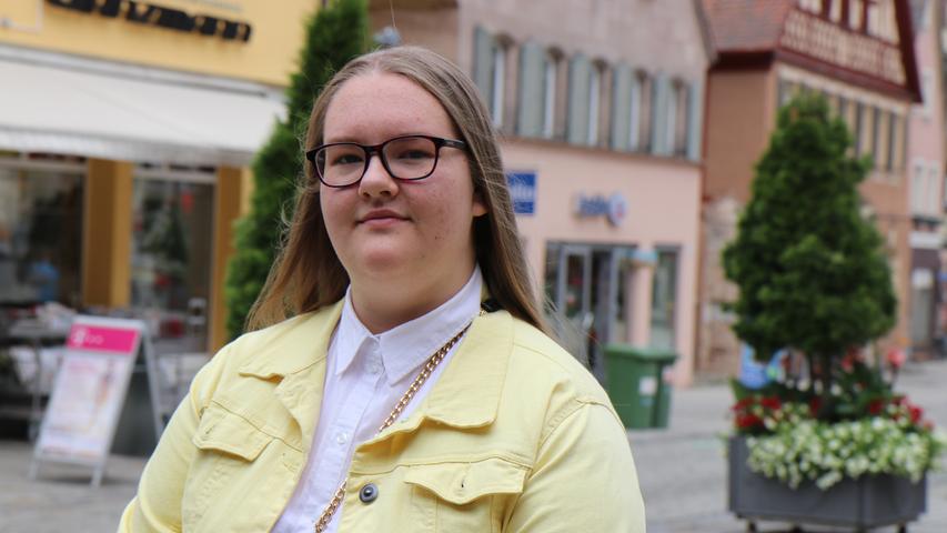Katharina Beketov (16): "Ich würde alles so lassen, wie es ist. Vielleicht ein paar mehr Läden in die Rothmühlpassage und ein Hallenbad wären gut."