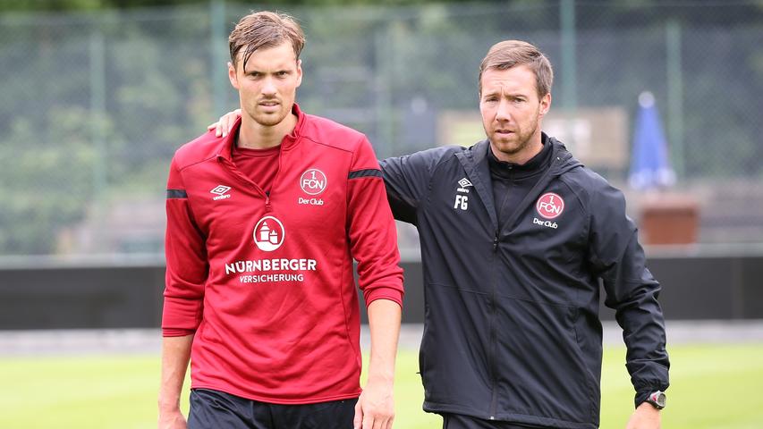 Mit Stangen und Schüssen: So war der Trainingslager-Freitag beim Club!