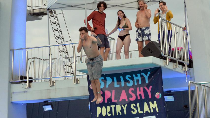 Erst reden, dann springen: Poetry Slam im Erlanger im Westbad