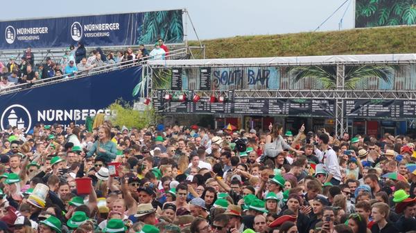 Dem Publikum in Nürnberg gefällt, was sie da auf der Bühne sehen.