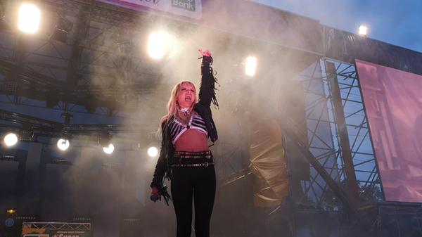 Die ehemalige Pornodarstellerin tritt mittlerweile regelmäßig am Ballermann auf und ist unter anderem mit ihrem Hit "Mallorca, da bin ich daheim" bekannt geworden.