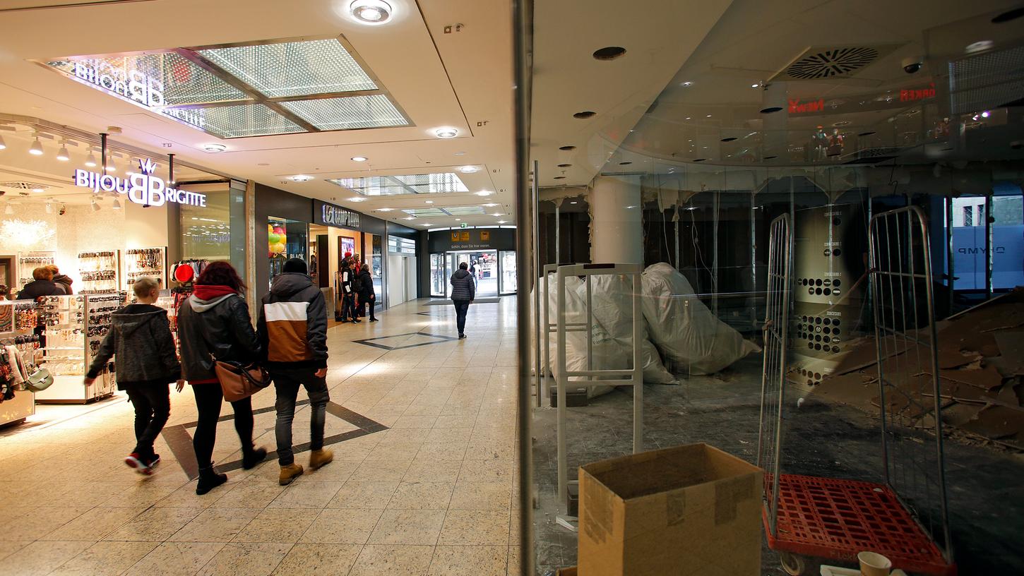 Der Abriss des City-Points wurde bereits Anfang 2018 angekündigt, seither halten nur noch wenige Geschäfte die Stellung in dem Einkaufszentrum in Bestlage.