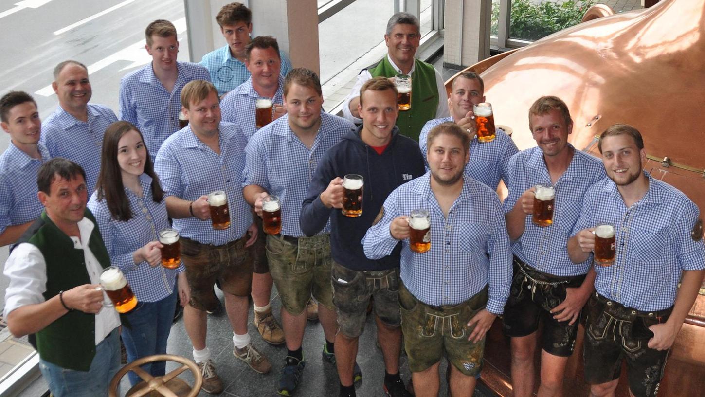 Burschenverein Köstlbach testete Bier für seine Kirchweih