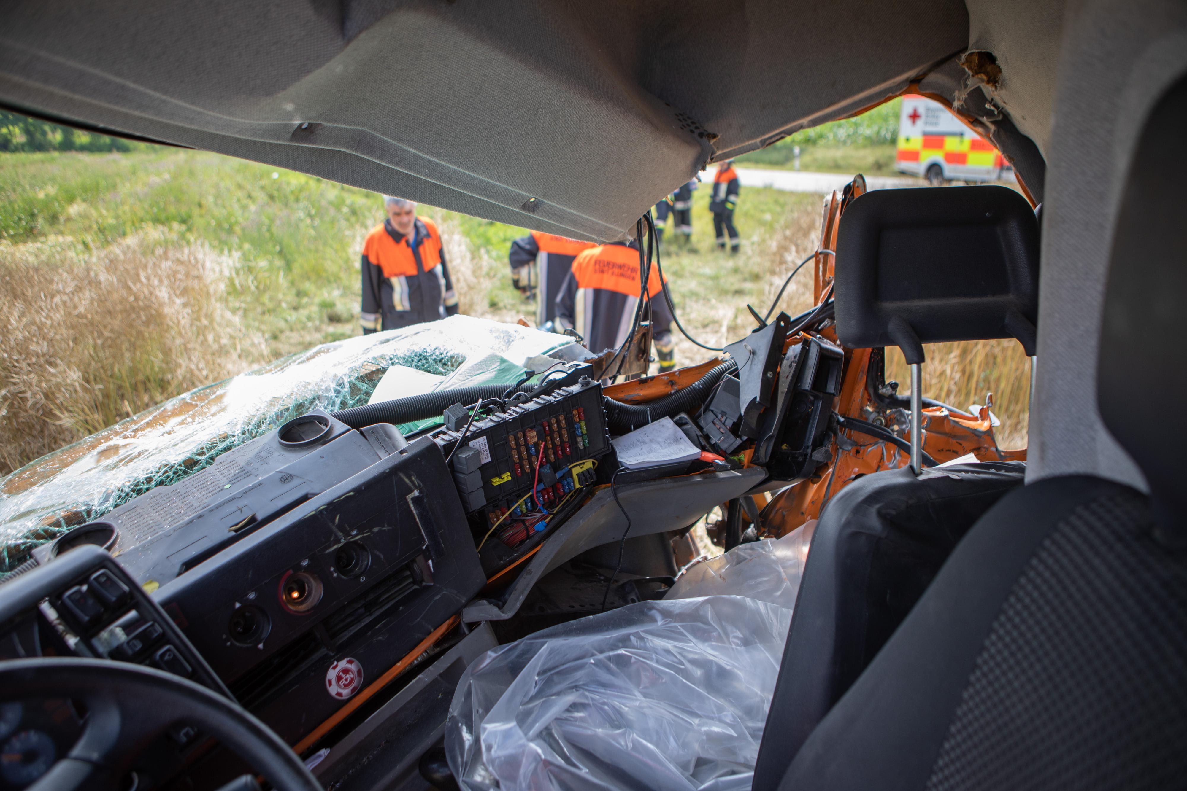 Schwerer Unfall Auf Der B13 Zwischen Massenbach Und Ellingen ...