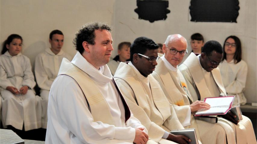 Von links: Kaplan Tobis Fehn, Pfarrvikar P.Ashok Mathew MSFS, Pfarrer Helmut Hetzel und Désiré Sawadogo aus Burkina Faso.