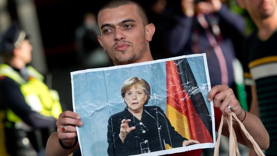 Mächtig und menschlich: 15 Jahre Kanzlerschaft von Angela Merkel
