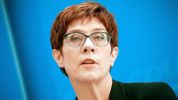Kramp Karrenbauer Wird Neue Verteidigungsministerin Politik Nordbayern De