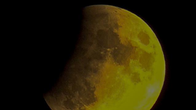 Rostmond über Franken: Die partielle Mondfinsternis in Bildern