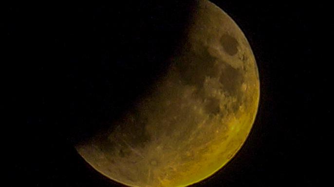 Rostmond über Franken: Die partielle Mondfinsternis in Bildern