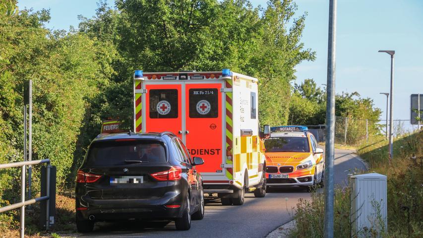 Kriminalpolizei vor Ort: Angler findet leblosen Mann im Main-Donau-Kanal