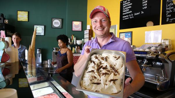 Mehlwürmereis im Eis im Glück