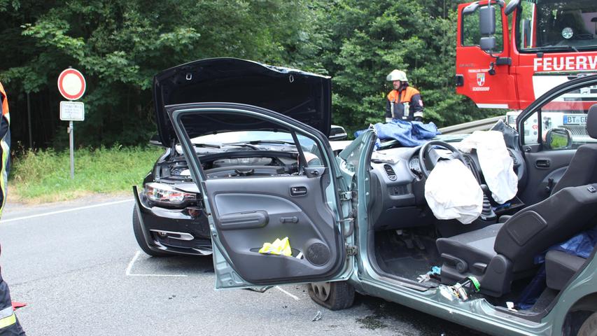 Unfall beim Abbiegen: Frau nahe Bayreuth schwer verletzt 