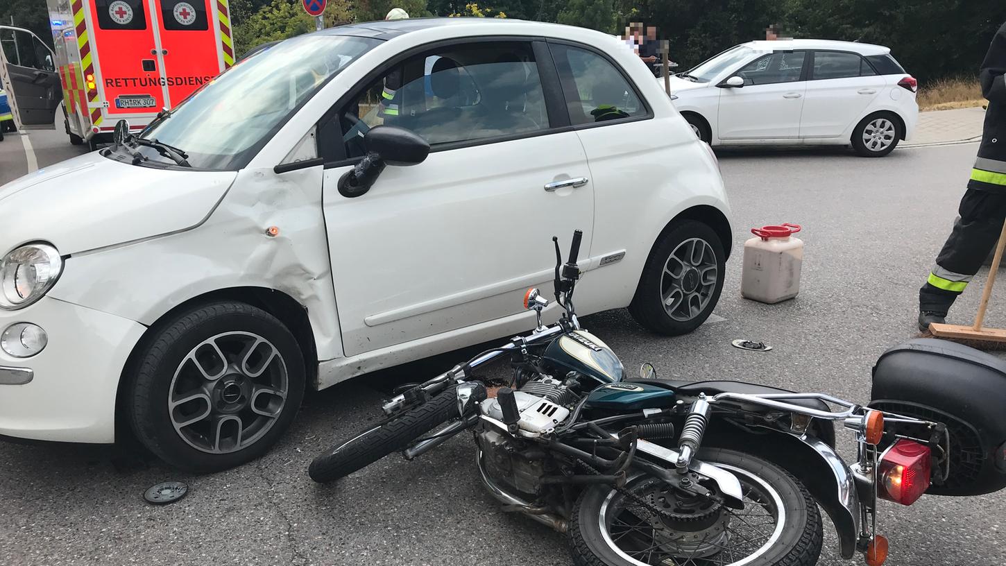 Motorradunfall in Roth: Fahrer wohl nur leicht verletzt