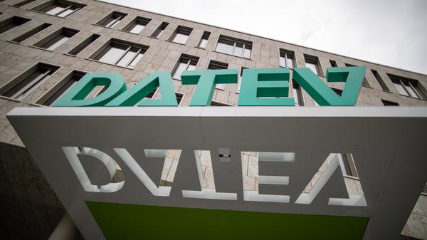 Die Mitarbeiter des IT-Dienstleisters Datev erhalten ein volles Bruttogehalt extra.
