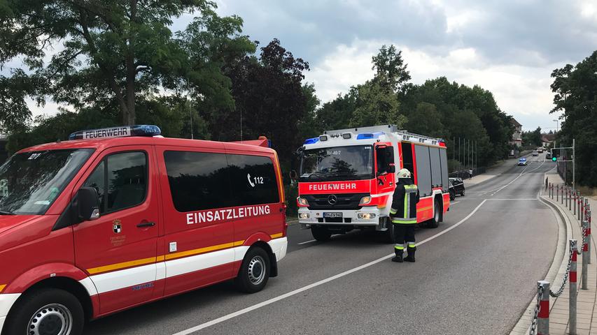 Schwerer Motorradunfall in Roth zwischen Freibad und Supermarkt-Parkplatz