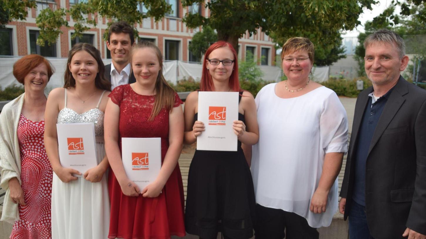 Absolventen der Adalbert-Stifter-Mittelschule Forchheim feierlich verabschiedet
