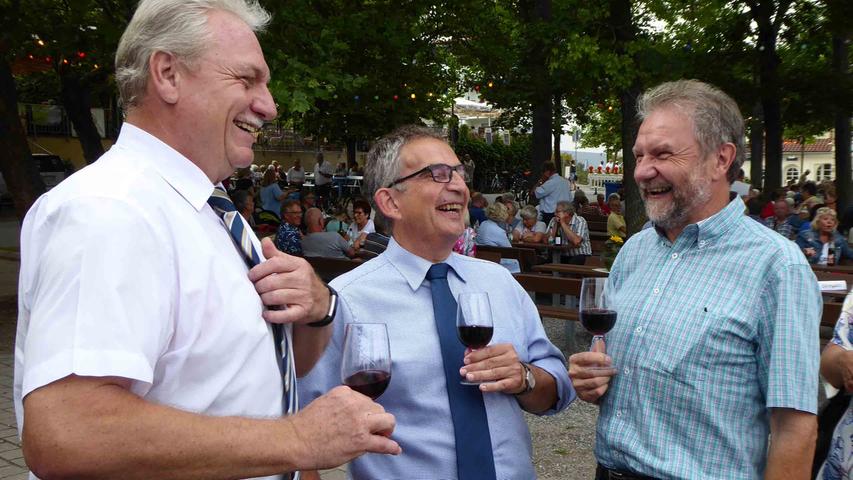 Beste Laune in der Allianz bei dem Bürgermeisterkollegen Klaus Meier, Robert Christensen und Gerhard Eichner (v. l.).