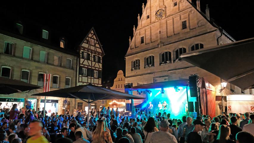 Riesenandrang in der Innenstadt: Weißenburger strömen zum Altstadtfest