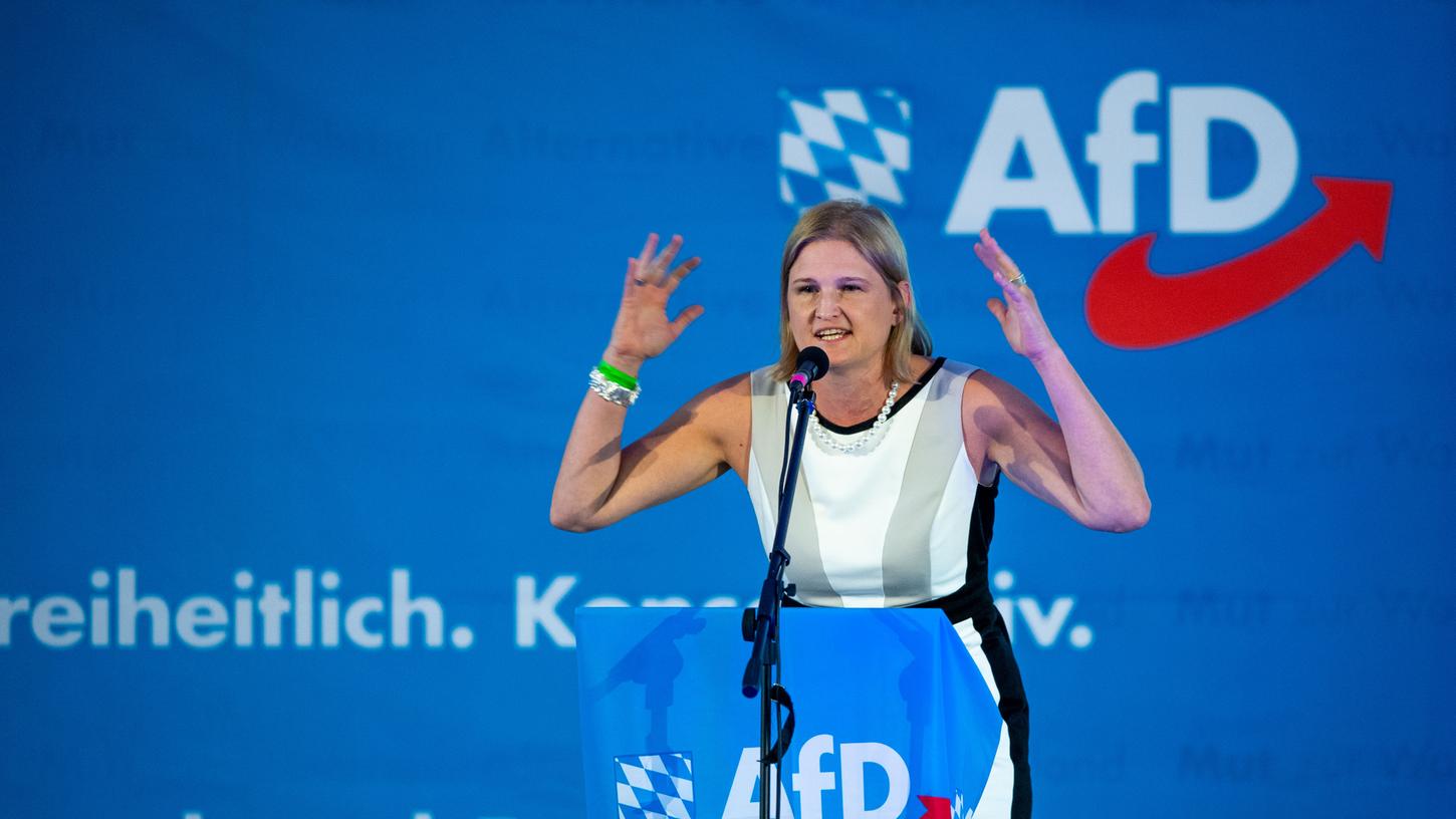 Katrin Ebner-Seiner, AfD-Fraktionschefin im Münchner Landtag, wollte unbedingt wissen, wie viele Corona-Patienten in Krankenhäusern einen Migrationshintergrund haben. 